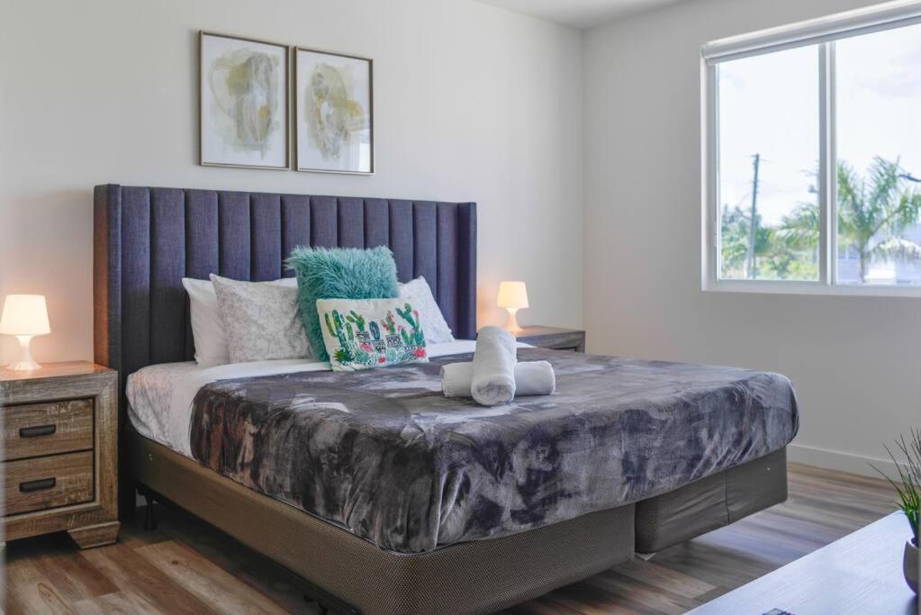 Awesome Townhouse 15 Minutes From The Beach ไมอามี ภายนอก รูปภาพ